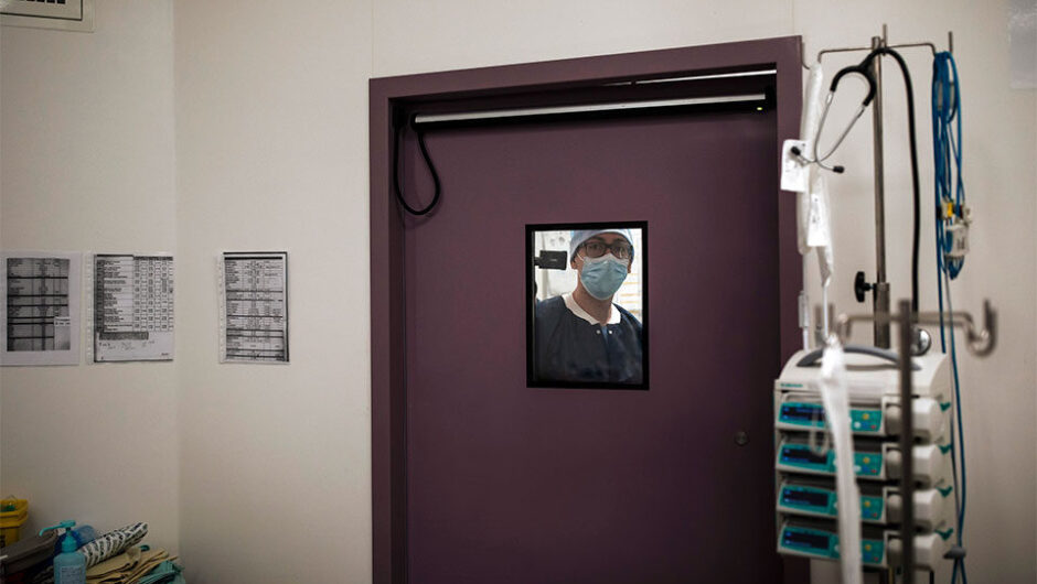 Κορωνοϊός: 4.701 νέα κρούσματα, 22 θάνατοι, 238 διασωληνωμένοι