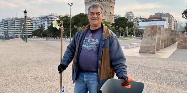 Ο πιο κεφάτος εργαζόμενος σε υπηρεσία καθαριότητας…