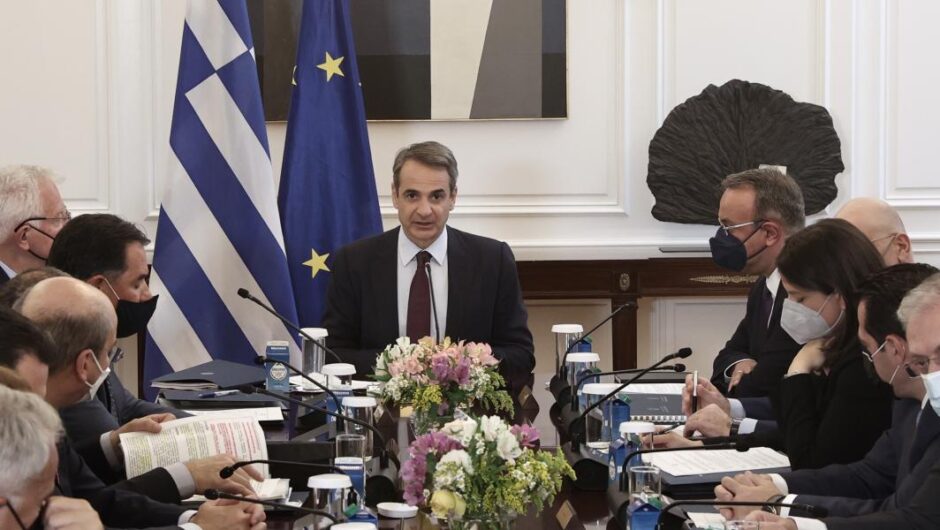 Ο ολισθηρός δρόμος της τεχνητής έντασης
