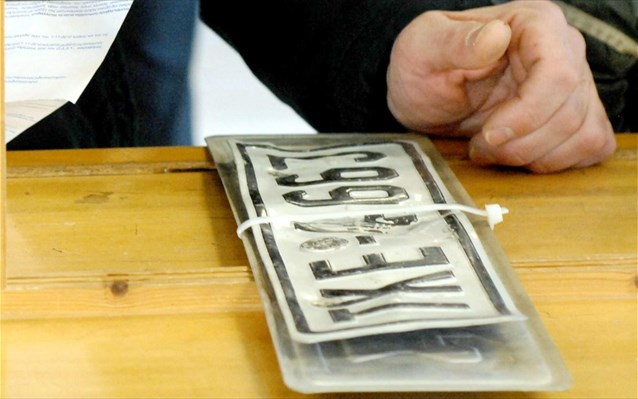 Κρήτη: Δεν φαντάζεστε τι σκέφτηκε για να μην πληρώνει τέλη κυκλοφορίας – Το κόλπο με τις πινακίδες