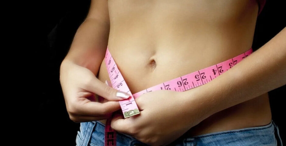 Τι να πίνετε για μεγαλύτερη απώλεια λίπους από την κοιλιά ανεξάρτητα από την ηλικία σας