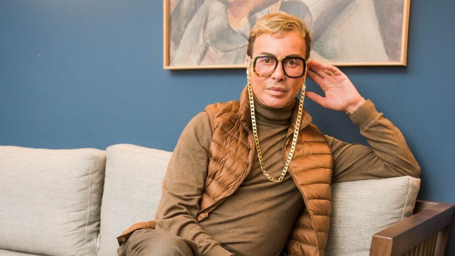 Λάκης Γαβαλάς: «Είμαι πια μεγάλος για να αντέξω το στρες της Μυκόνου»