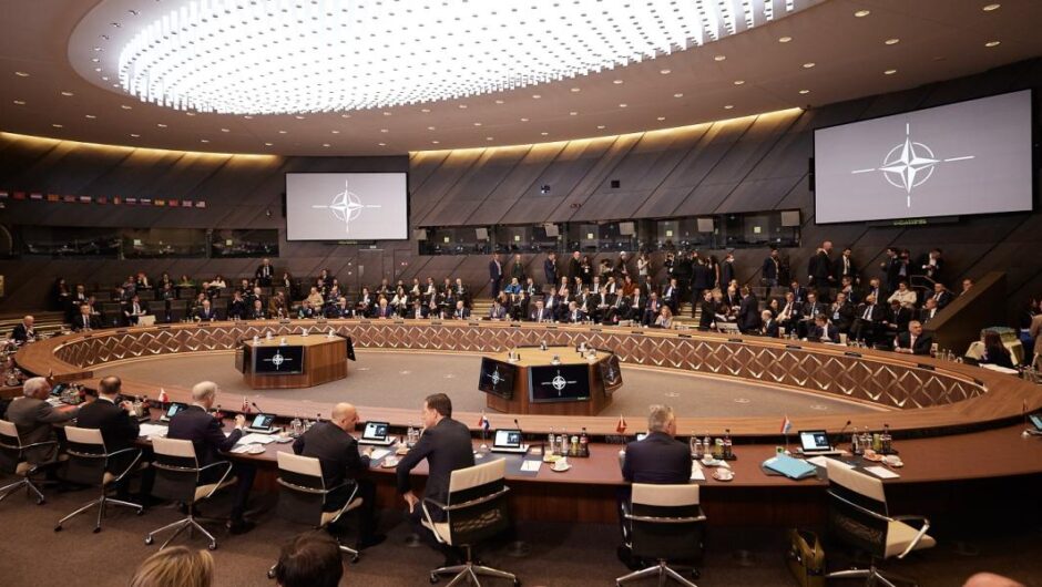 Σύνοδος κορυφής ΝΑΤΟ / Η Ελλάδα ξορκίζει το θέμα της αποστρατιωτικοποίησης των νησιών 