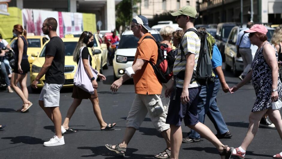 Κορωνοϊός / Καλπάζει το 6ο κύμα – Ξέφυγε ο ιός σε 71 από τις 76 περιφερειακές ενότητες
