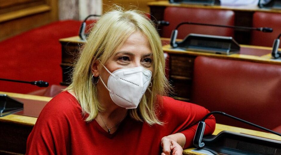 Εχει δίκιο η Ρένα Δούρου με τη δημοσιογραφία για τα μπάζα
