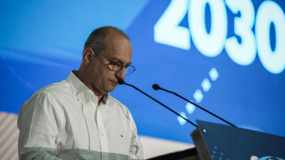 Γιάννης Οικονόμου / Συλλεκτικό βίντεο – Όταν έλεγε ότι η ΝΔ φορτώνει τα δάνειά της στην πλάτη των πολιτών