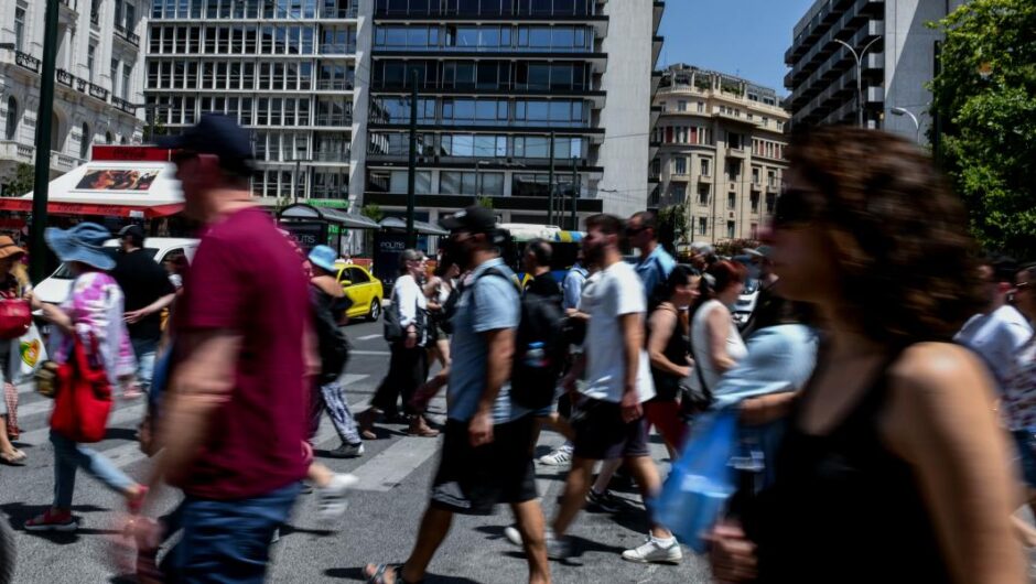 Κορωνοϊός / 15 θάνατοι και 3.313 νέα κρούσματα