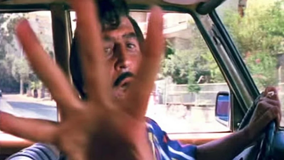 Νέος Κώδικας Οδικής Κυκλοφορίας: Με 100 ευρώ πρόστιμο και αφαίρεση διπλώματος και άδειας οδήγησης τιμωρείται η… μούντζα!