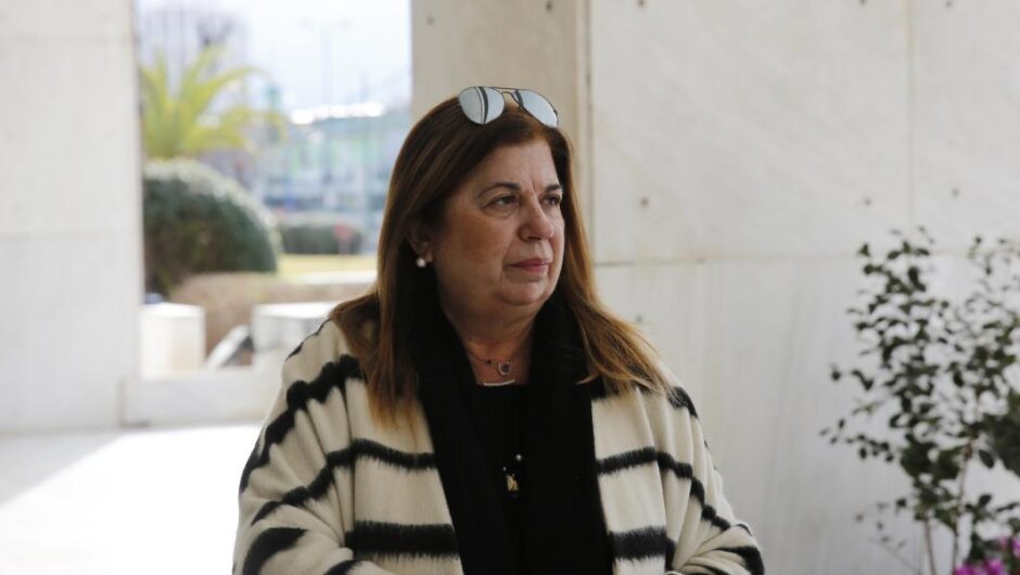 Γιάννα Παπαδάκου / Με στοιχεία της Τουλουπάκη και των «κουκουλοφόρων» μαρτύρων κάνουν αγωγή στη Novartis