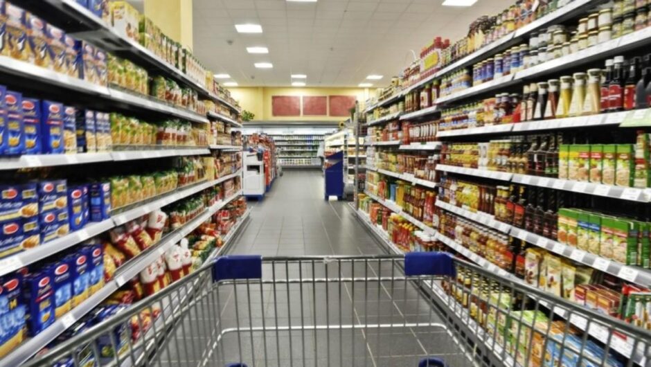 Ανακοινώνεται πληθωρισμός στο 12% – Ανεβαίνει πάνω από 2,4 ευρώ το λίτρο η βενζίνη