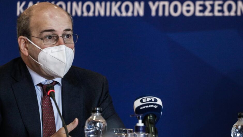 Κωστής Χατζηδάκης / «Παραιτήσου ή πάρε άδεια άνευ αποδοχών»