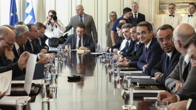 Στα 7,5 δισ. το πάρτι απευθείας αναθέσεων και κλειστών διαγωνισμών
