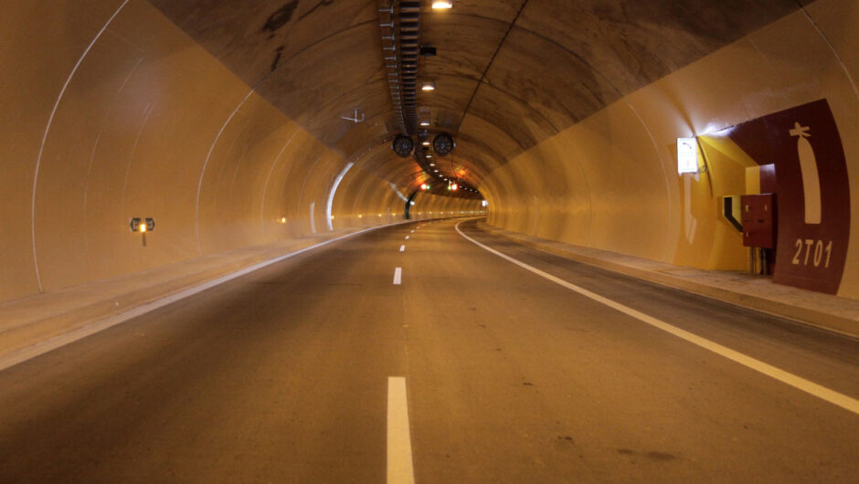 Πότε θα είναι κλειστές οι σήραγγες των Τεμπών