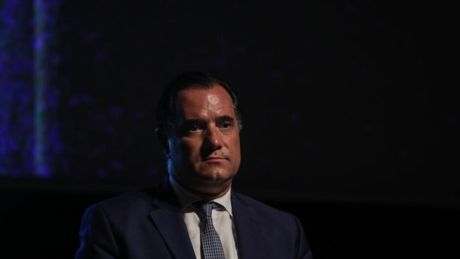 Αδωνις εδώ, Άδωνις εκεί, Άδωνις παντού