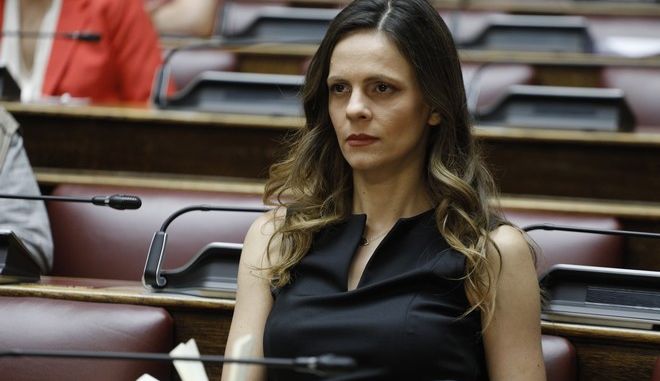 Αχτσιόγλου για Power Pass: ‘”Φουλ απάτη pass” του κ. Μητσοτάκη