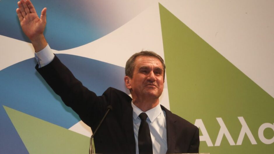 Σκάνδαλο Novartis: Στη σέντρα βγάζει ο Πολάκης τη «γαλάζια» αβάντα στον Λοβέρδο και διαβιβάζει στον Άρειο Πάγο όλα τα εισαγγελικά ψεύδη