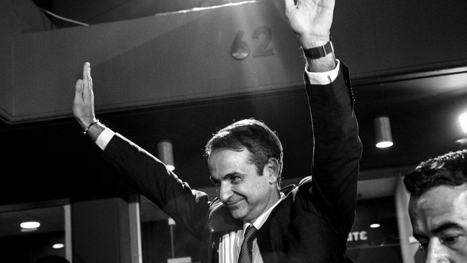Τα μπρος πίσω του Μητσοτάκη γελοιοποιούν τον φιλοκυβερνητικό Τύπο