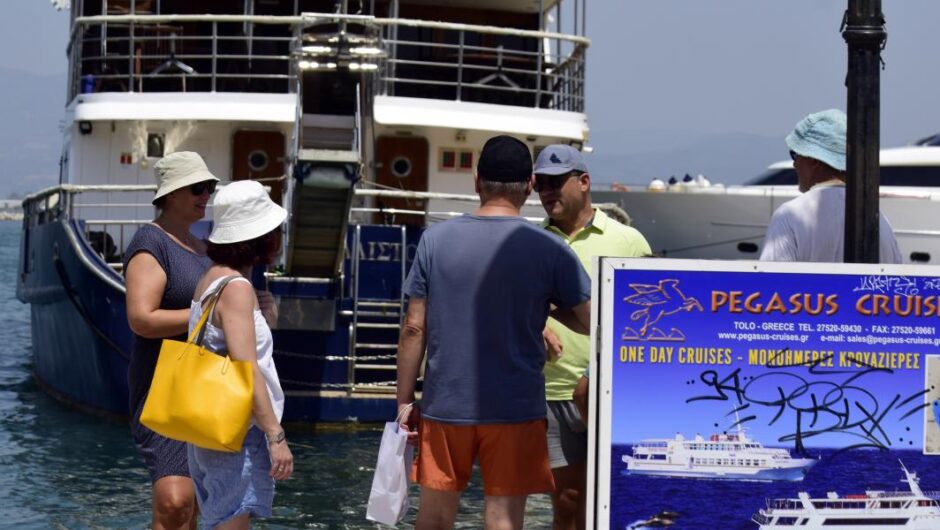 Χωρίς διακοπές στη χώρα του τουρίστα πρωθυπουργού
