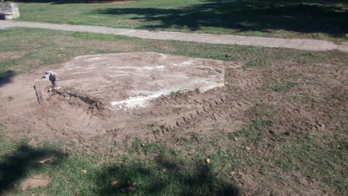 ΑΜΠΕΛΩΝΑΣ: ΑΠΟΜΑΚΡΥΝΑΝ ΕΠΙΚΙΝΔΥΝΟ ΚΙΟΣΚΙ ΑΛΛΑ ΟΡΓΩΣΑΝ ΤΟ ΠΑΡΚΟ!!!