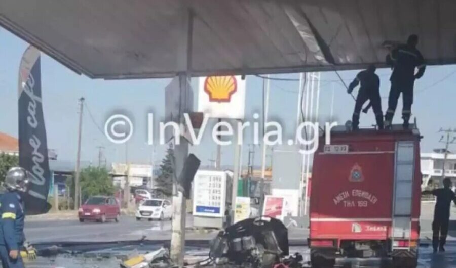Βέροια: Νταλίκα έπεσε πάνω σε βενζινάδικο