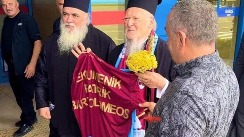 Οι Έλληνες παίκτες της Τράμπζονσπορ έδωσαν φανέλα στον Βαρθολομαίο και… αγρίεψαν τον Μπαχτσελί