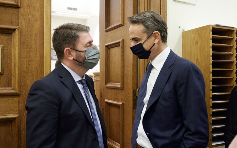 Ο Γιώργος Χαρβαλίας καρφώνει τον Μητσοτάκη: Έκαναν φύλλο και φτερό το κινητό του Ανδρουλάκη για να τον εκβιάζουν!