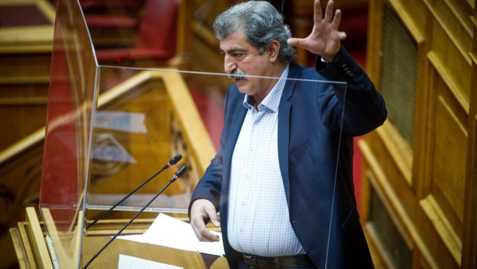 Πολάκης για τον… επισυνδεδεμένο Μητσοτάκη: «Μας άκουγε όλους»