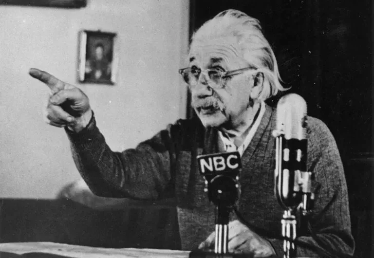 Οκτώ παράξενα χαρακτηριστικά των ανθρώπων που είναι πιο έξυπνοι από το μέσο όρο