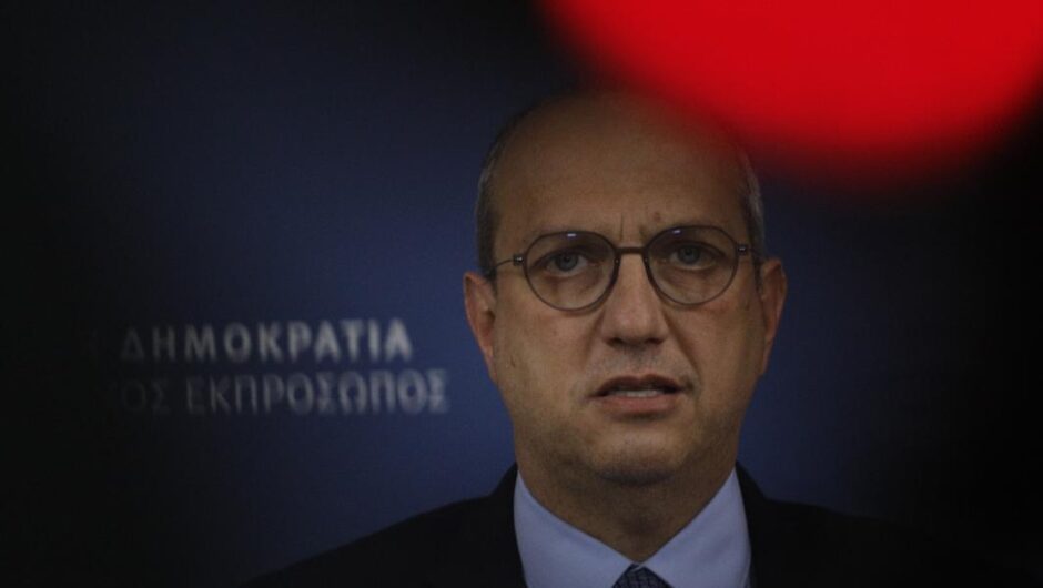 Οικονόμου; Πφφφ, βρομάει!