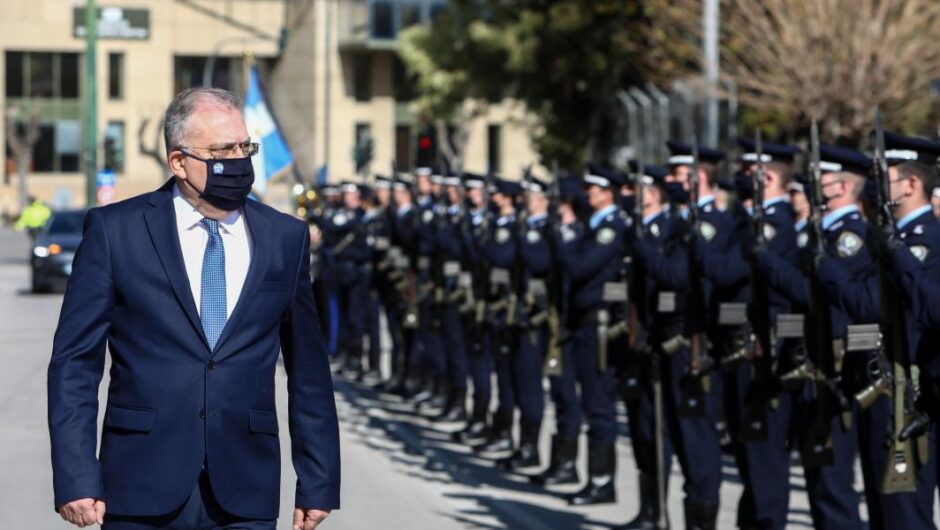 Ο νέος Τάκης κι ο παλιός σκύλος