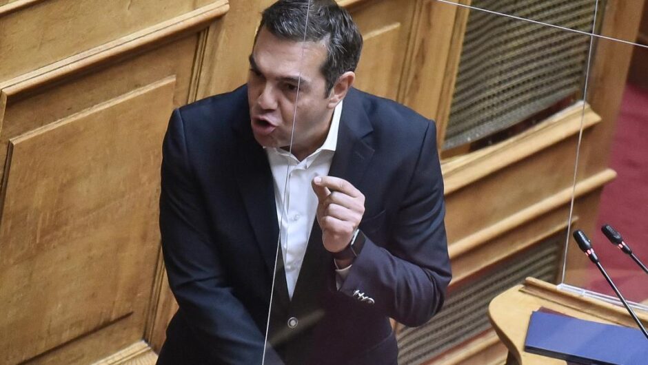 Αλέξης Τσίπρας / «Κύριε Μητσοτάκη είστε ο πρωθυπουργός των υποκλοπών – Πιαστήκατε με τον κοριό στο αυτί»