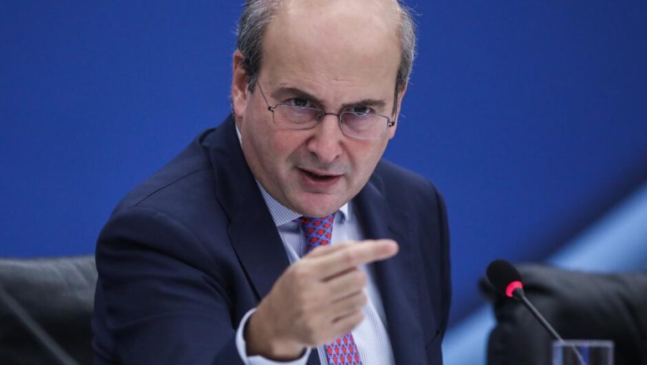 Αυτοαπασχολούμενοι / Ερχεται «χαράτσι» Χατζηδάκη στις εισφορές