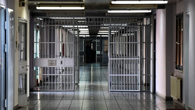 Αναξιοπρεπείς συνθήκες διαβίωσης στις φυλακές Λάρισας – Στο 134% η πληρότητα