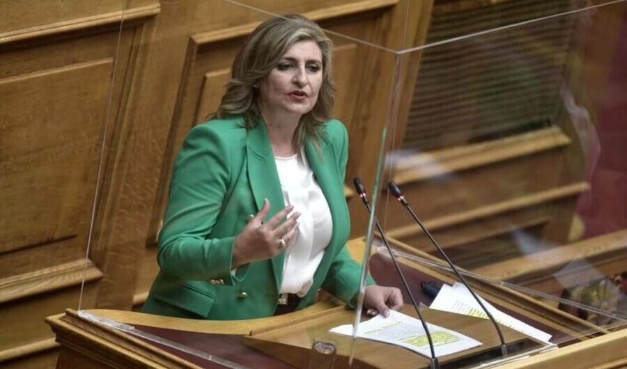 Ευ. Λιακούλη: «Όσες “Ιφιγένειες” κι αν θυσιάσει η Κυβέρνηση το καράβι χτυπάει στα βράχια»