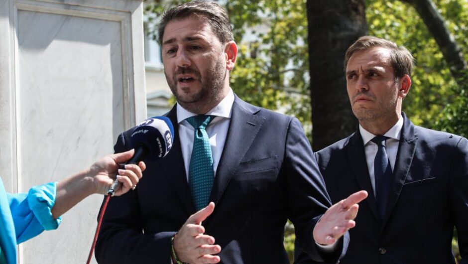 Το ΠΑΣΟΚ στριμώχνει την κυβέρνηση με 3 τροπολογίες για ΕΥΠ – ΑΔΑΕ μία μέρα πριν την κατάθεση Ανδρουλάκη στην Εξεταστική