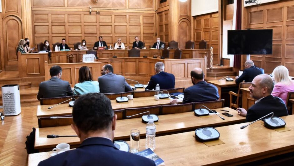 Ξετσιπωσιά χωρίς όρια