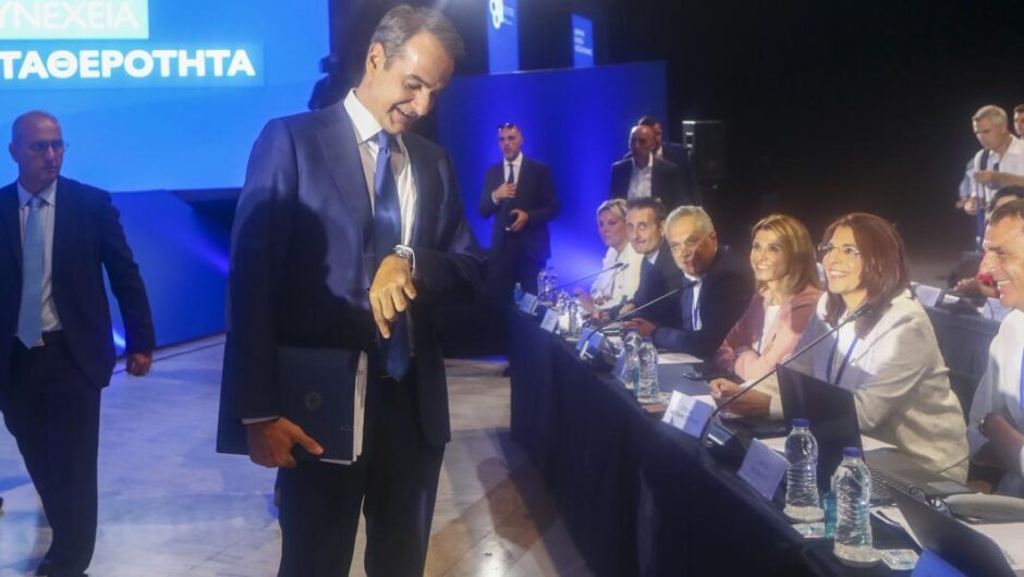 ΔΕΘ 2022 – Συνέντευξη Μητσοτάκη / Έκρηξη πολυφωνίας – 7 άτομα από την ΕΡΤ και 2 μετακλητοί έκαναν ερώτηση στον πρωθυπουργό