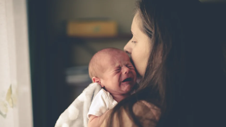 Πώς θα σταματήσει να κλαίει το μωρό: Βρέθηκε η επιστημονική «συνταγή» – Θέλει μόλις 13 λεπτά