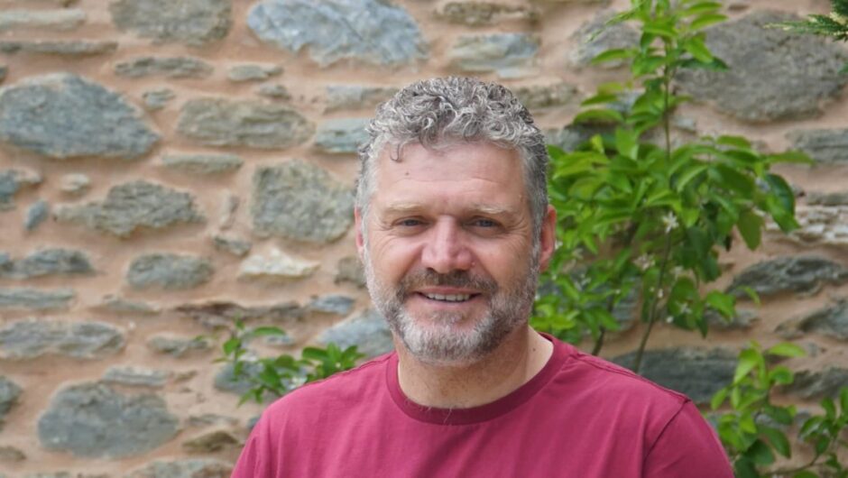 Επιστολή Γκουντάρα στο ΥΠΑΑΤ για την κατάργηση συνδεδεμένης στα μήλα και στους καρπούς με κέλυφος