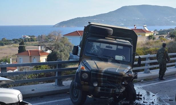 Εγνατία Οδός: Φορτηγό έπεσε πάνω σε στρατιωτικό όχημα – Καλά στην υγεία τους τα στελέχη