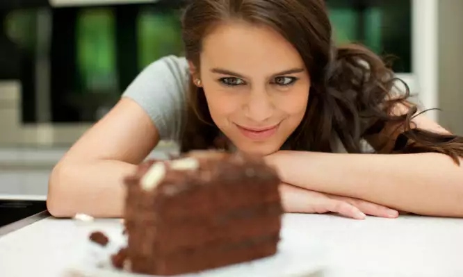 Πώς η ζάχαρη επηρεάζει τον εγκέφαλο: Τι συμβαίνει όταν τρώτε κάτι γλυκό