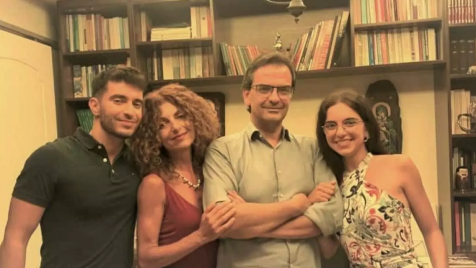 Μπαμπάς, μαμά, γιος και κόρη, φοιτητές στο Πανεπιστήμιο Κρήτης!
