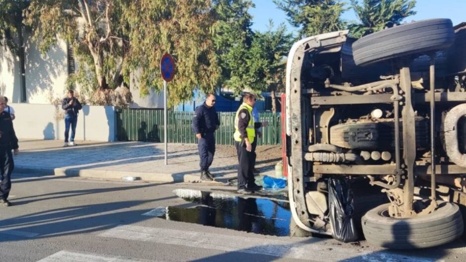 Βόλος: Ντελαπάρισε νταλίκα στον κυκλικό κόμβο της Αθηνών