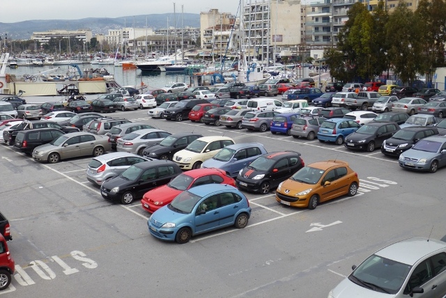 Βόλος: Χειροπέδες σε 47χρονο που χτύπησε τη σύζυγο και δύο γυναίκες στο πάρκινγκ του λιμανιού