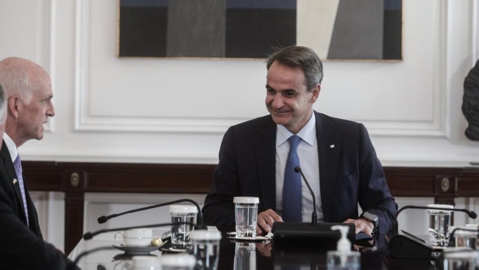 Δημόσιο Χρήμα / Γιουρούσι από γαλάζιες ακρίδες 