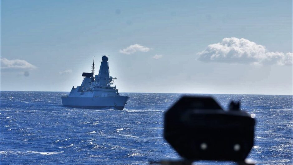 Επίτιμος Α/ΓΕΝ κατά Μητσοτάκη για τη «μείωση του στρατιωτικού αποτυπώματος των νήσων»