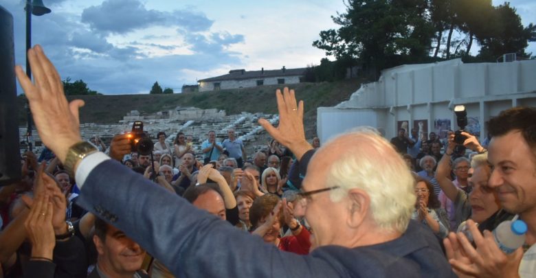 Στο μυαλό του Απόστολου Καλογιάννη: Οι παράγοντες που «φοβίζουν» και η επιχείρηση διεμβολισμού της δεξιάς πολυκατοικίας