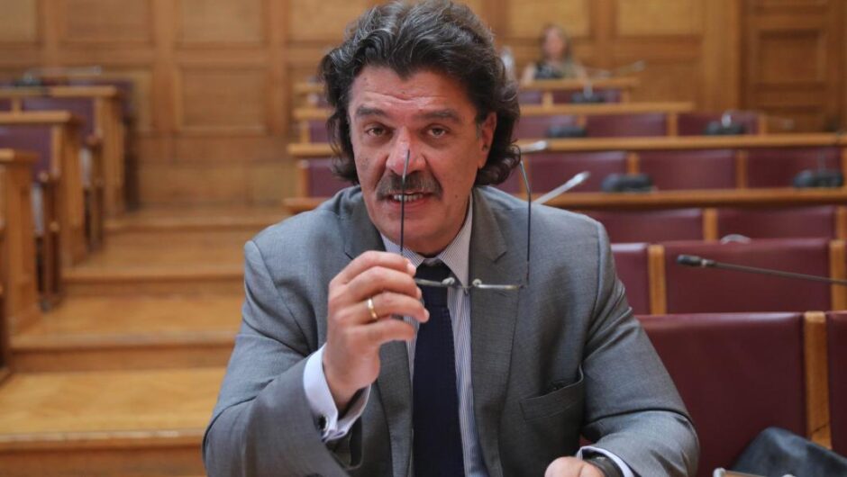 Τον ξήλωσαν για τα προσχήματα