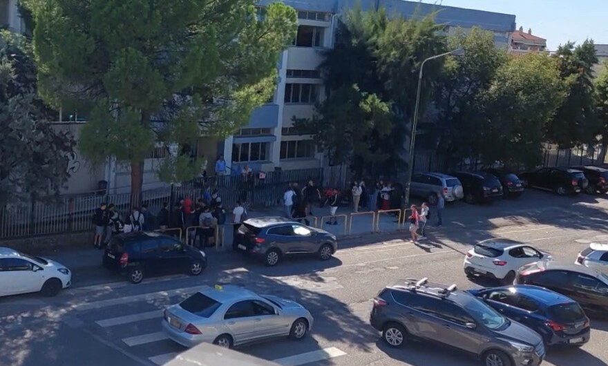 Άγριο επεισόδιο σε σχολείο του Αγρινίου – Συμπλοκή μεταξύ μαθητών (Video)