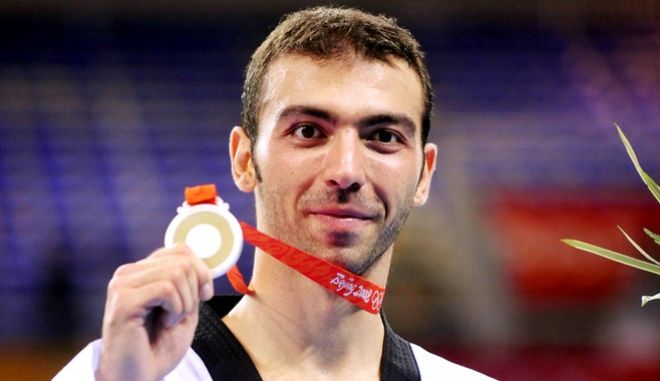 Αλέξανδρος Νικολαΐδης: Σε δομές για παιδιά τα μετάλλιά του – “Αν σωθεί έστω ένα, θα αξίζει κάθε κλωτσιά που έχω φάει στο κεφάλι”